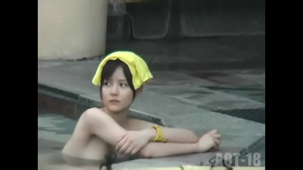 【露天風呂盗撮】某温泉の露天風呂の模様、全体的な質はイマイチですが中にはとびきりも！